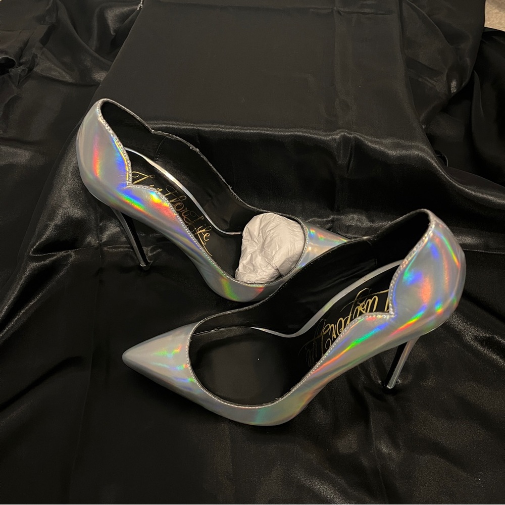 Lust of Life’s Iridescent Leather stilettos, 9M, New with Box - Picture 3 of 6